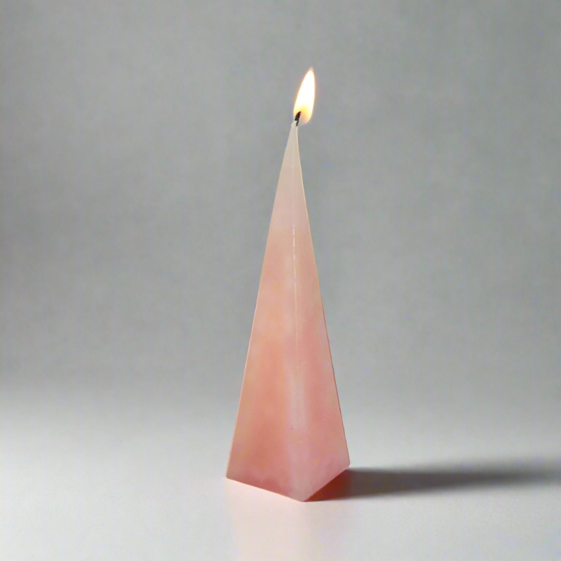 Rustic-pyramid-candle-Rose