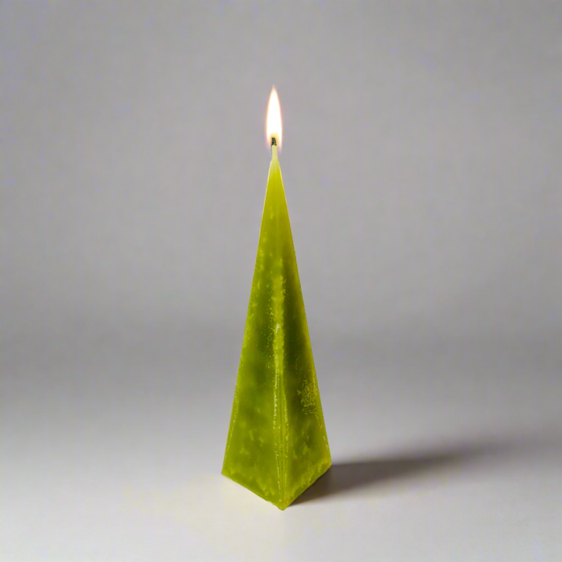 Rustic-pyramid-candle-olive