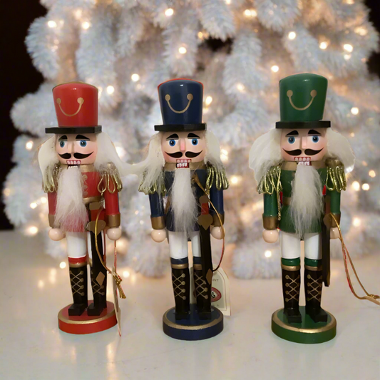 Nutcracker 16cm - front