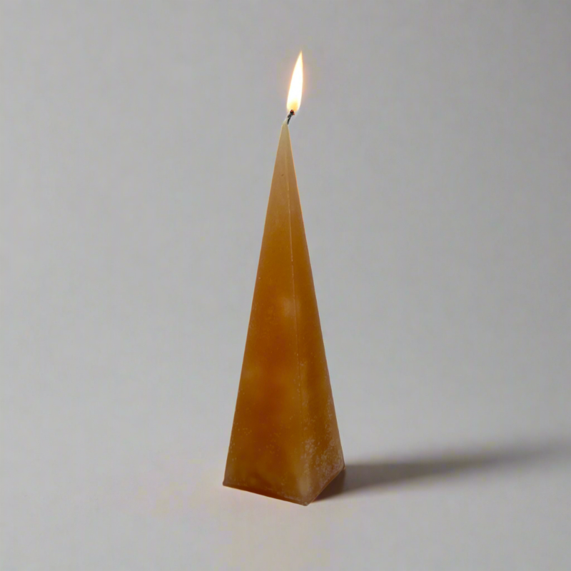 Rustic-pyramid-candle-Amber