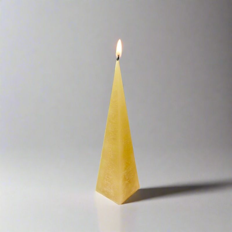 Rustic-pyramid-candle-honey