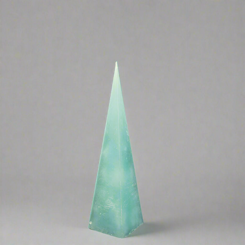 Rustic-pyramid-candle-turquoise