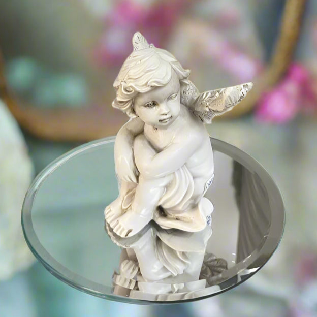 round-mirror-angel